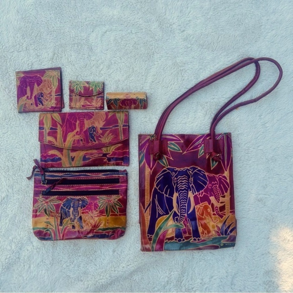 Genuine leather purse, and accessory set